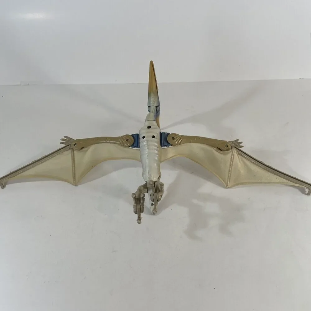 VTG 1997 Jurassic Park Lost World Giant Pteranodon Steel Beak JP22